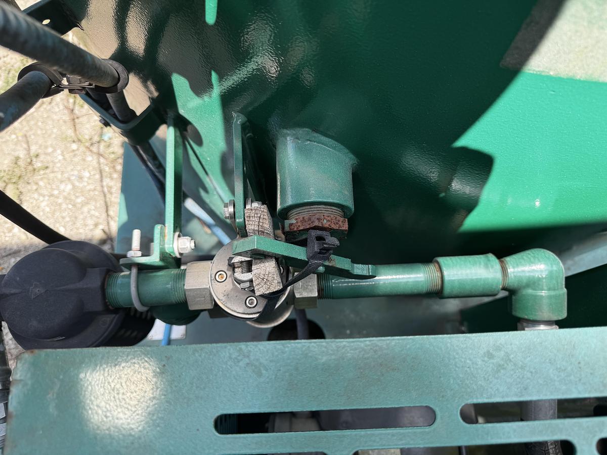 Used Derrick Vacu-Flo 1200 Vacuum Degasser