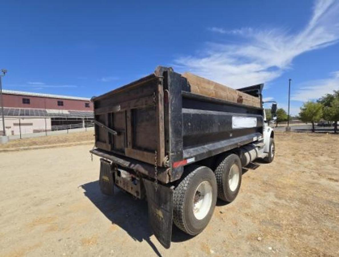 Used 2020 Freightliner 10 - 14 yard dump truck