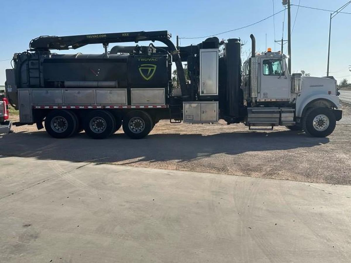 Used 2020 Truvac HXX Vacuum Excavator Truck