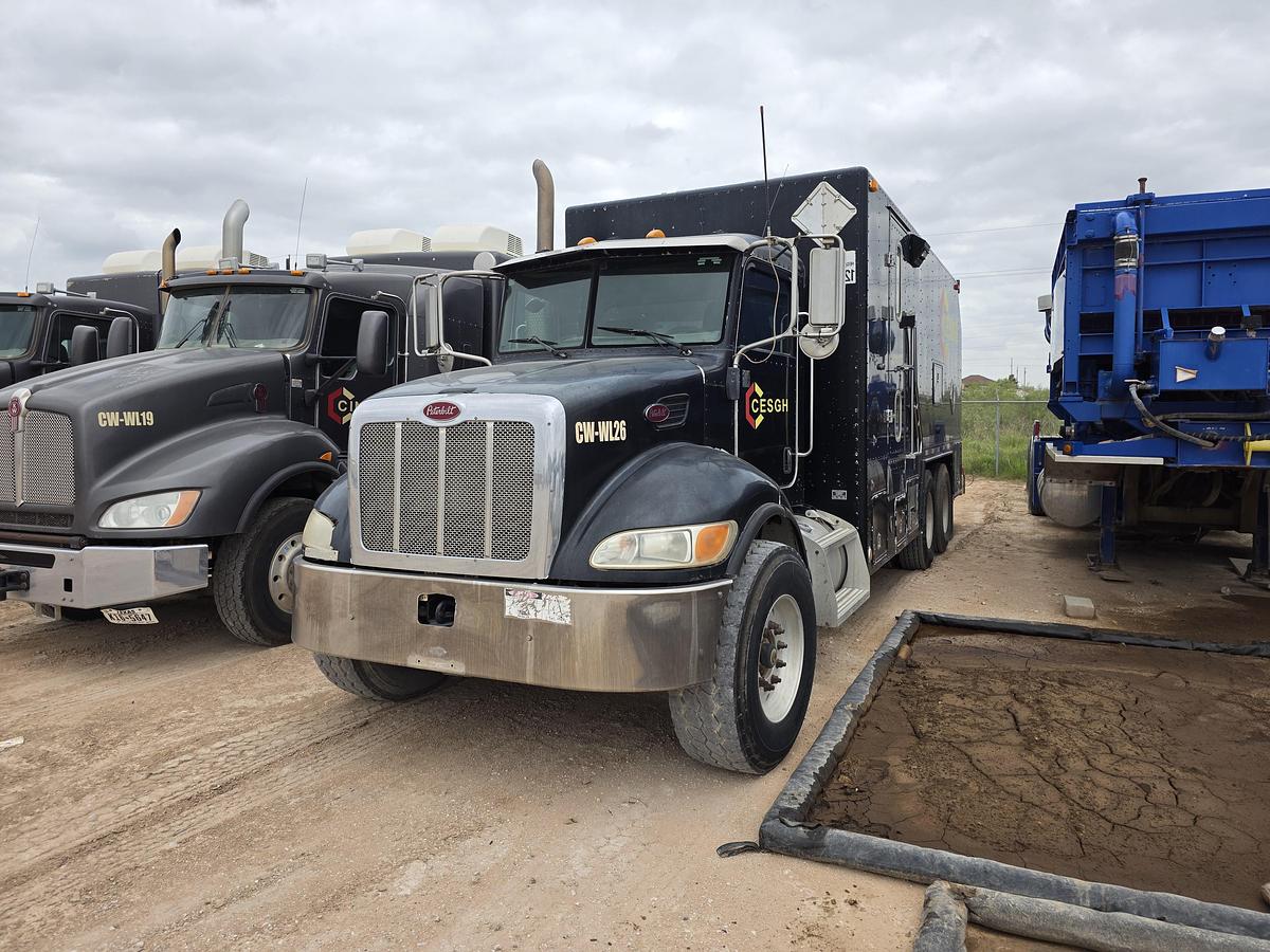 Used 2010 Peterbilt 340 Wireline Truck