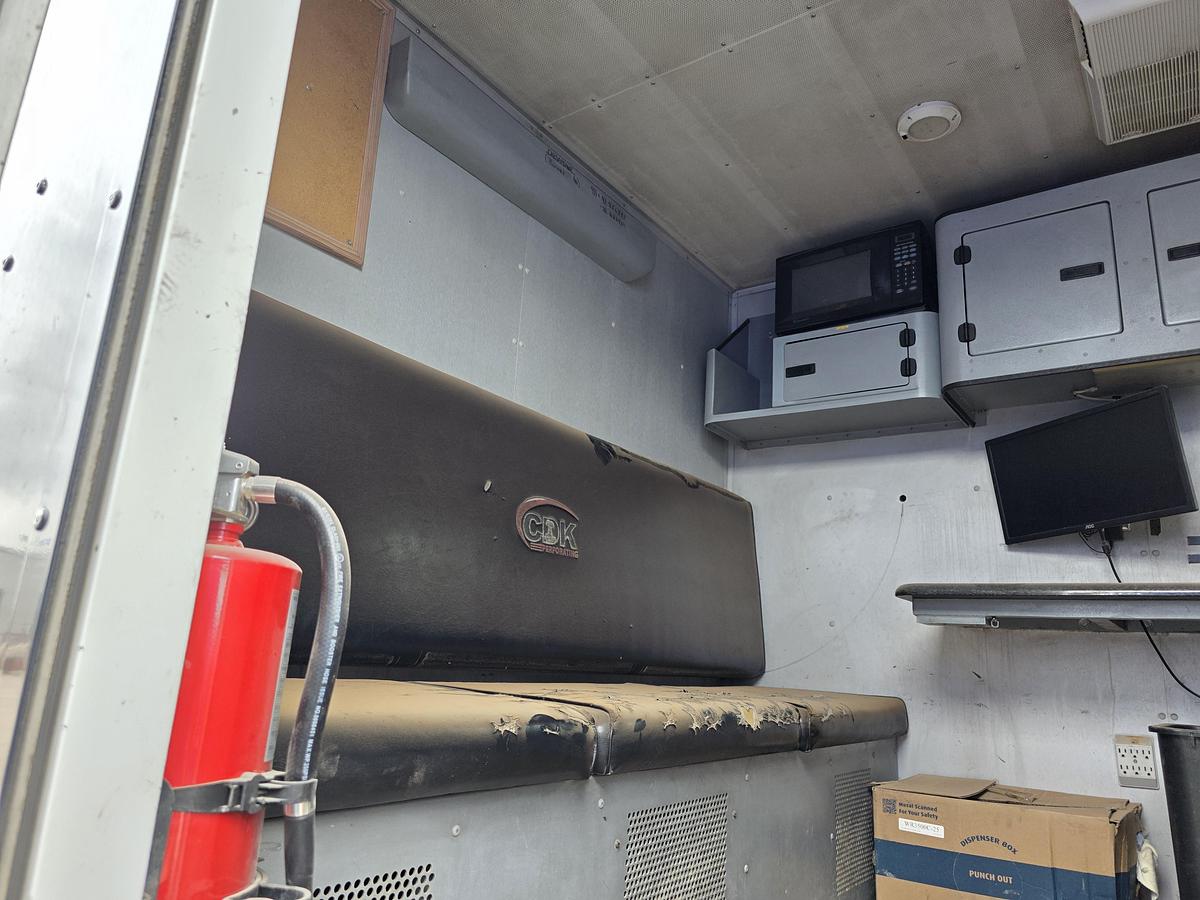 Used 2010 Peterbilt 340 Wireline Truck