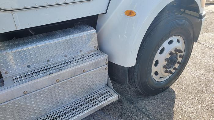 Used 2015 Peterbilt 382