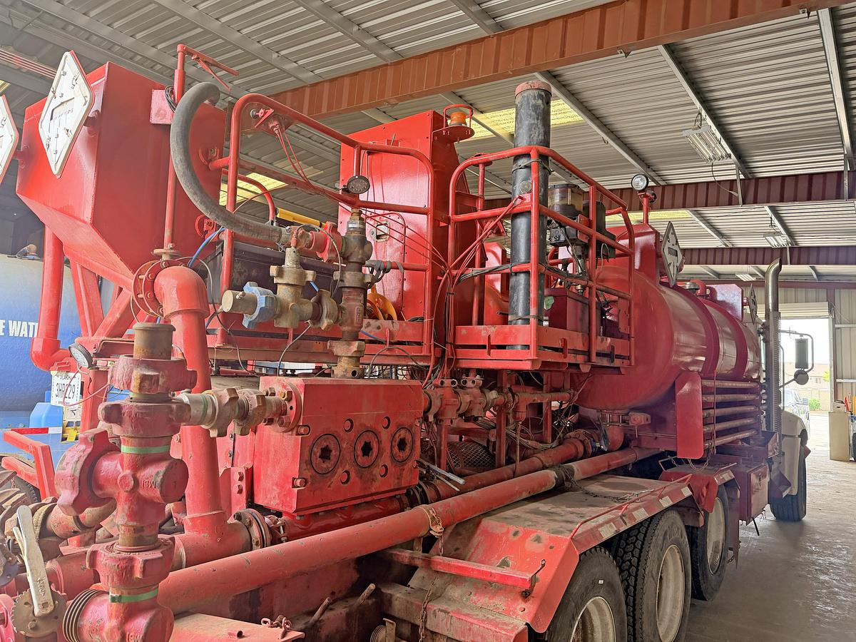 Used 2013 Mack Granite GU813 Pumper