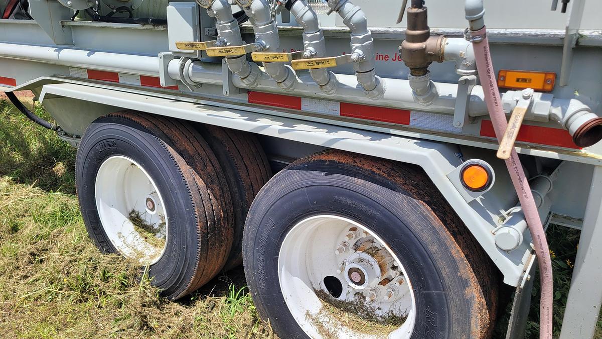 Used 2005 Worley Cement Bulk Trailer