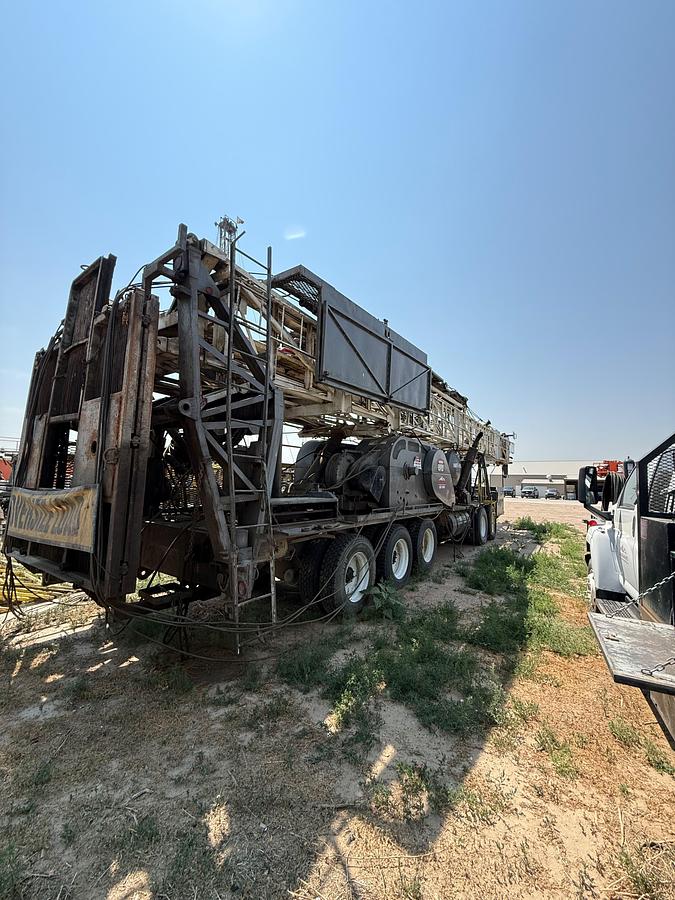 Used 2002 Watson Hopper GXHTA Workover Rig
