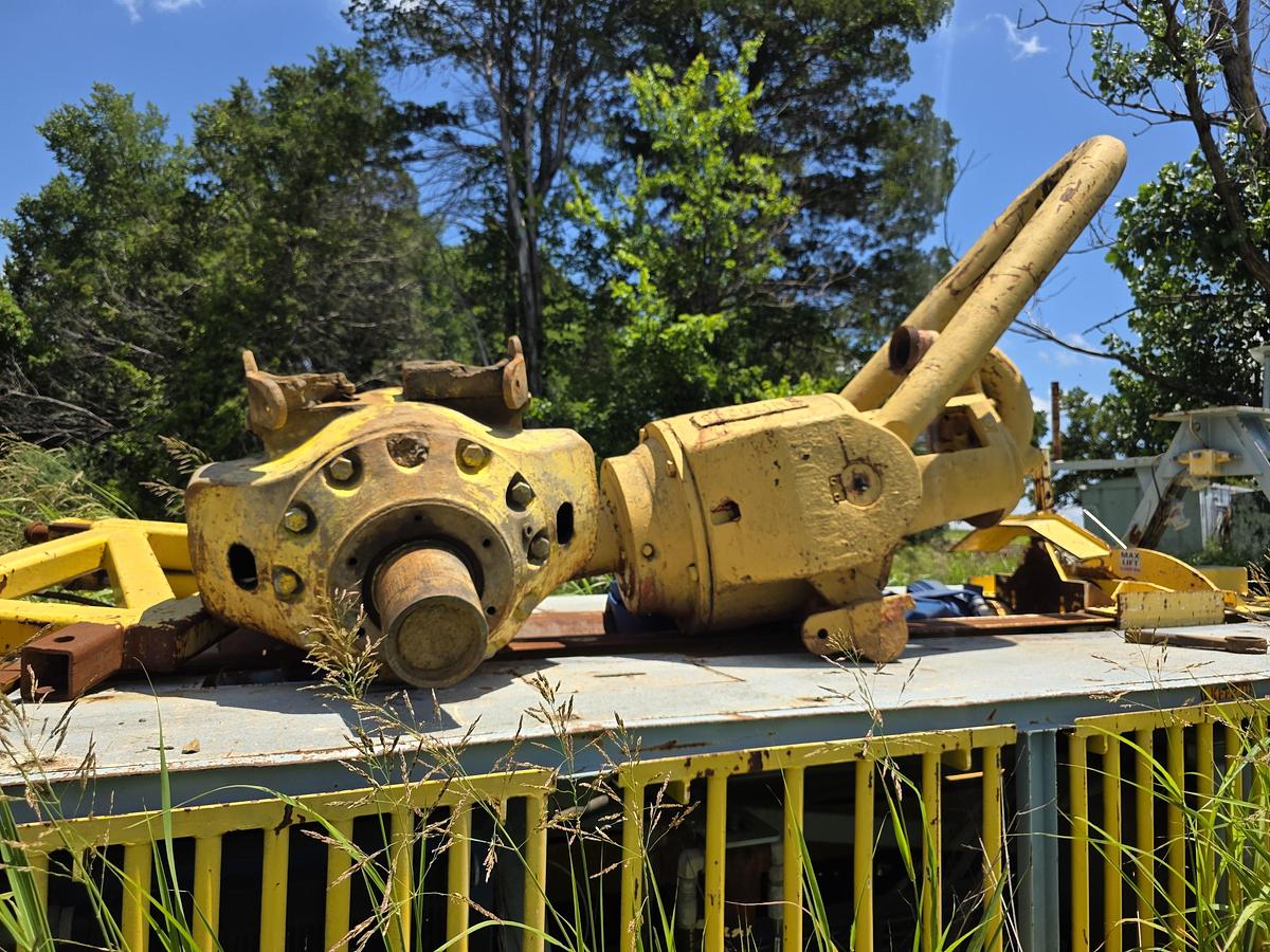 Used Skytop Brewster N-46 900 HP Drilling Rig