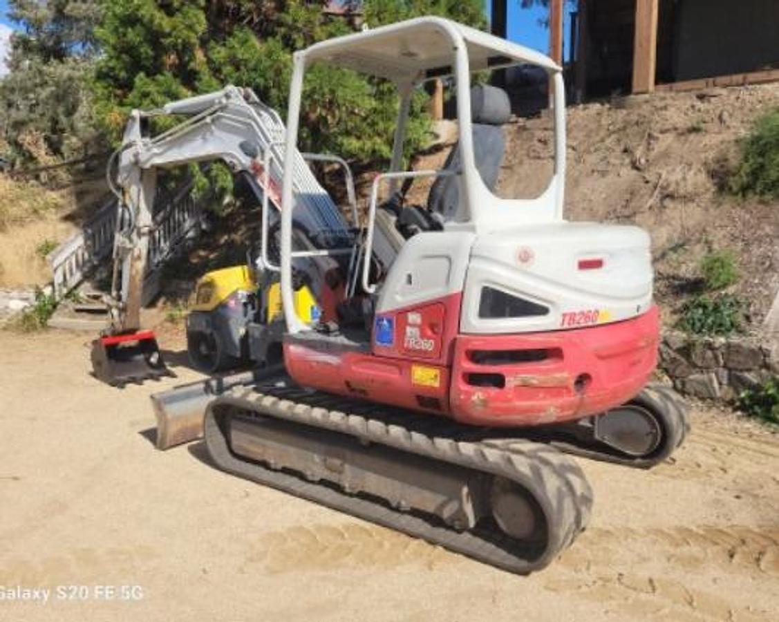 Used TAKEUCHI TB260 MINI EXCAVATOR