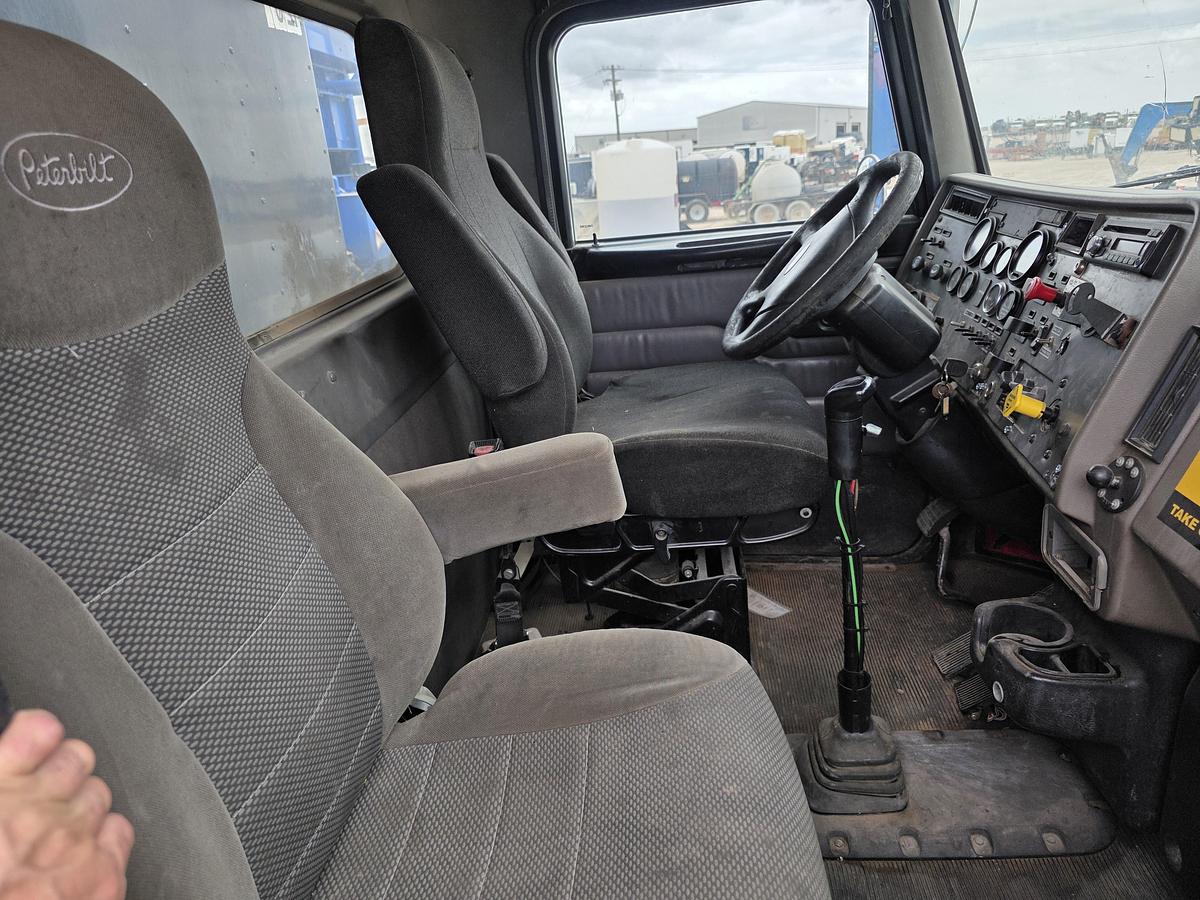 Used 2010 Peterbilt 340 Wireline Truck