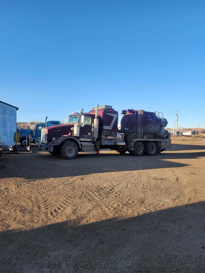 Used 1999 Kenworth T800 Hot Oiler Truck