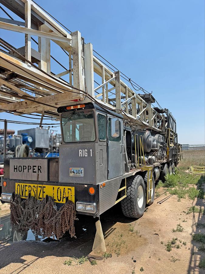 Used 2002 Watson Hopper GXHTA Workover Rig