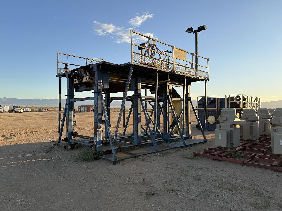 Used Hopper 102' X 260,000 #