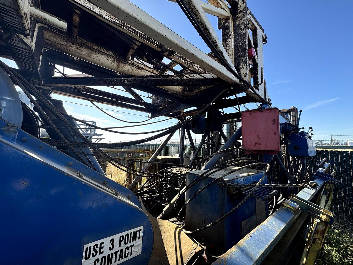 Refurbished 1985 Cooper 350 Workover Rig