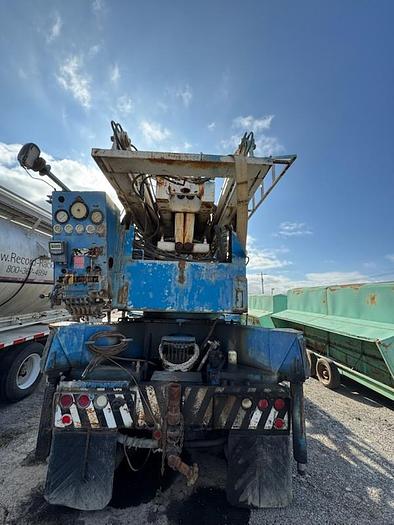 Used 2006 International 5600i Pole Rig