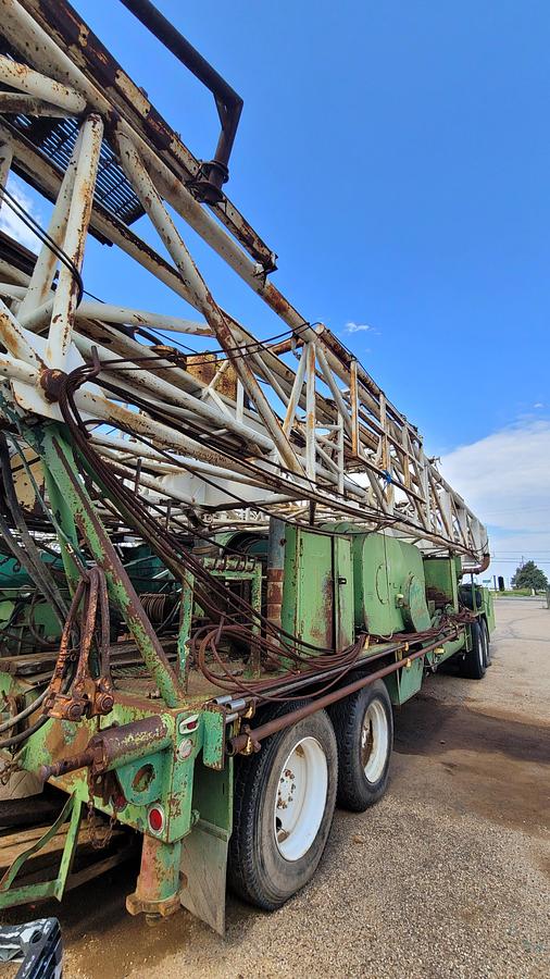 Used 1980 Franks 300 Workover Rig