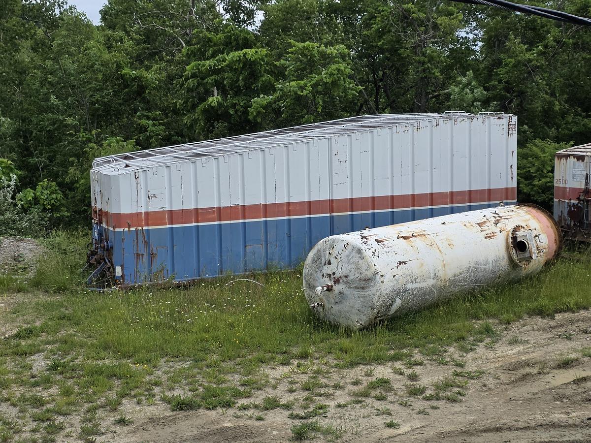 Used Valmont Frac Tanks