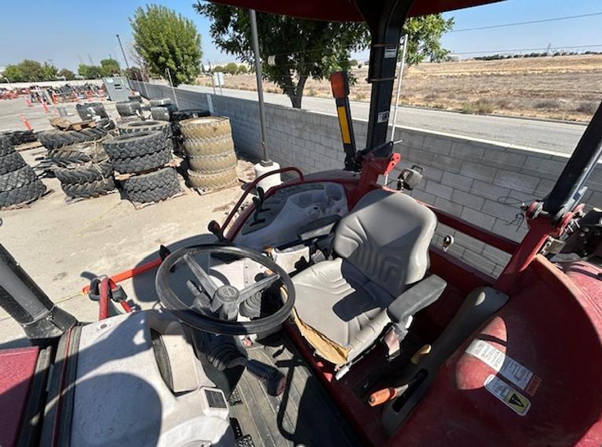 Used 2020 CASE FARMALL 140A