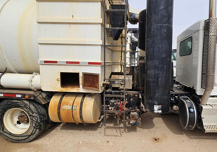 Used 2015 Guzzler Vacuum Excavator Truck