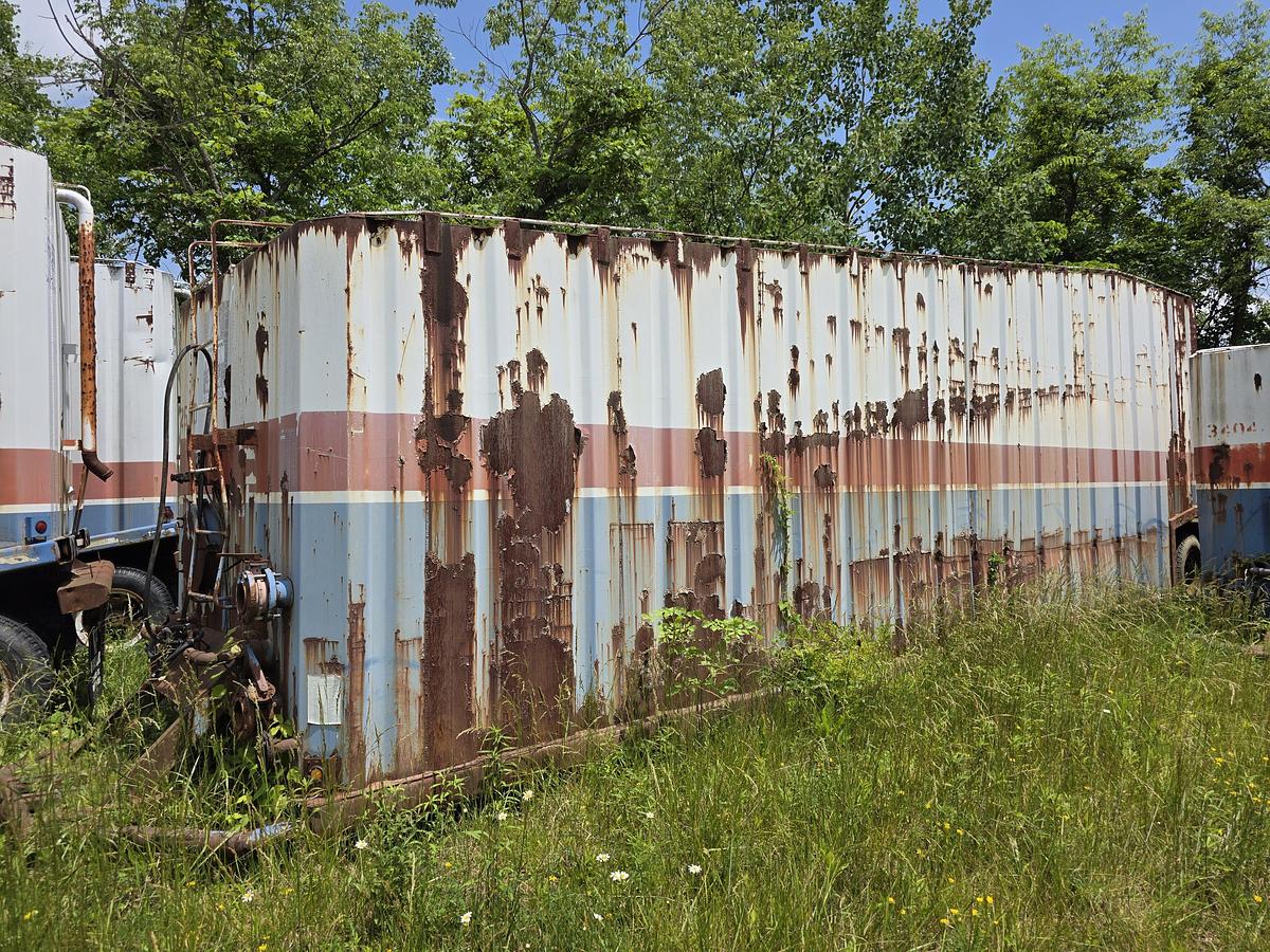 Used Valmont Frac Tanks