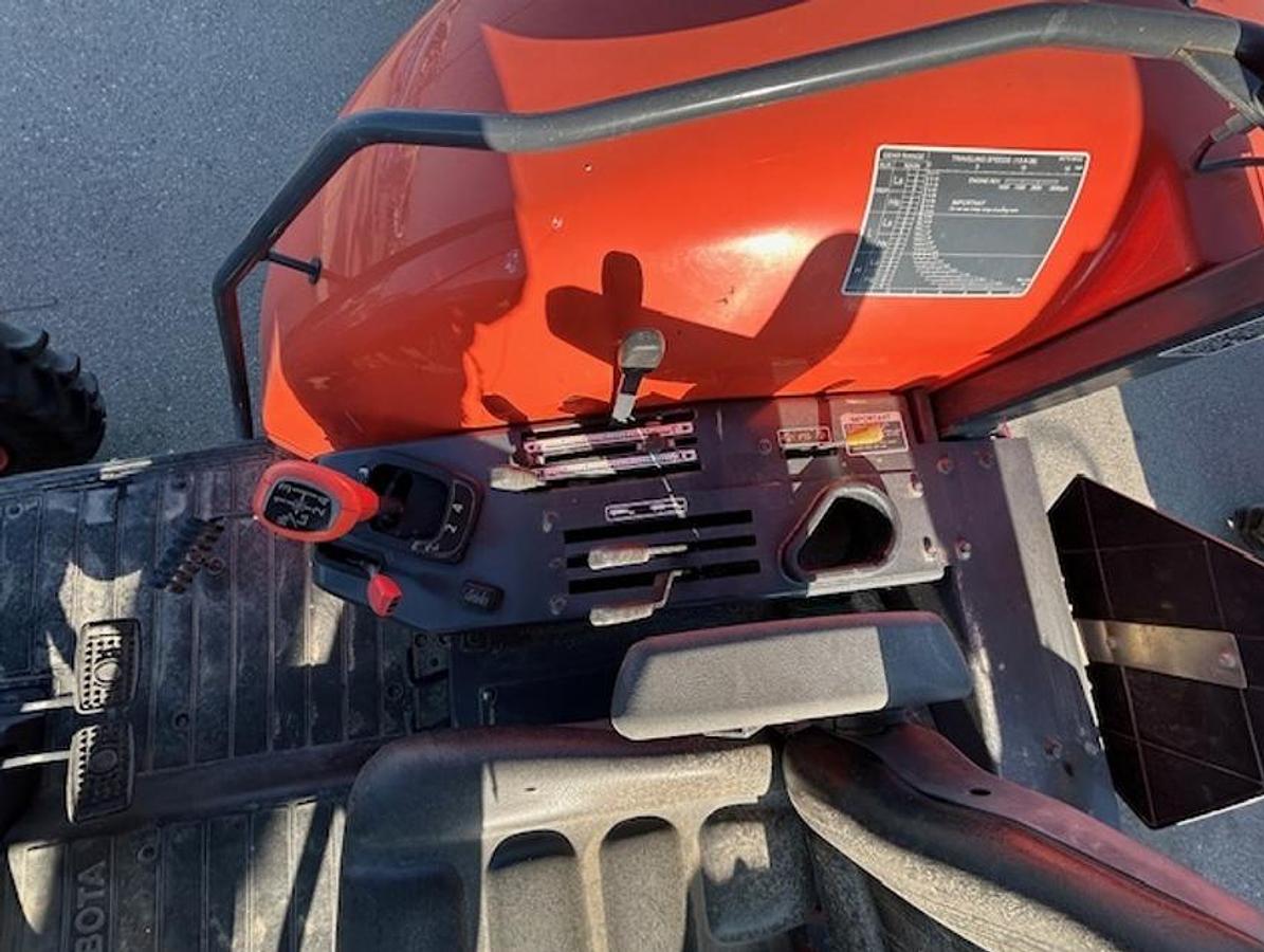 Used 2022 Kubota M6H-101SHD Farm Tractor