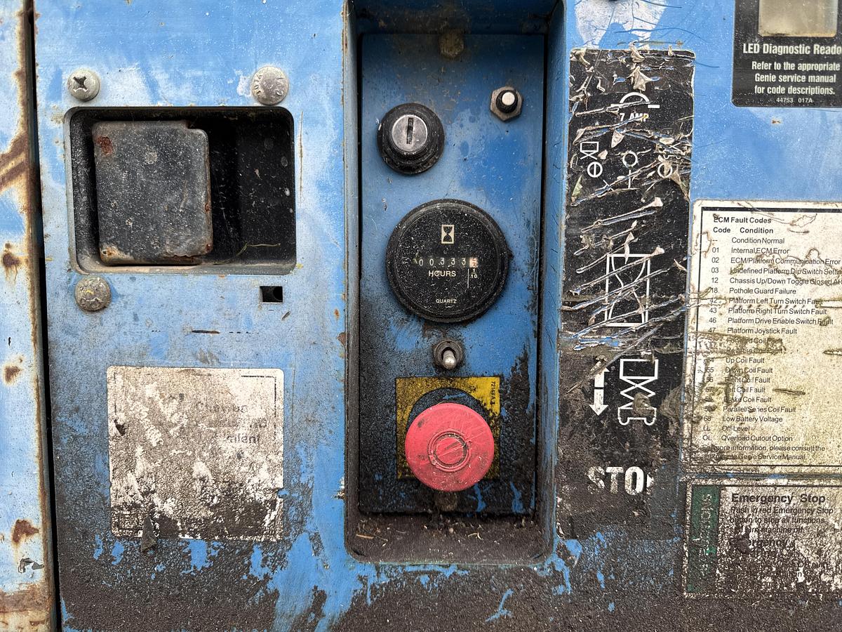 Used 2000 Genie Industries GS-3246