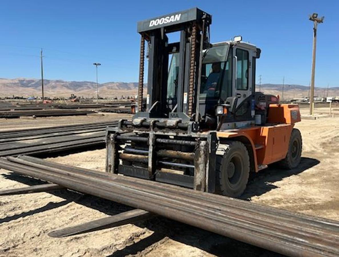 Used 2021 Doosan D140S-7 28,600 Lbs forklift
