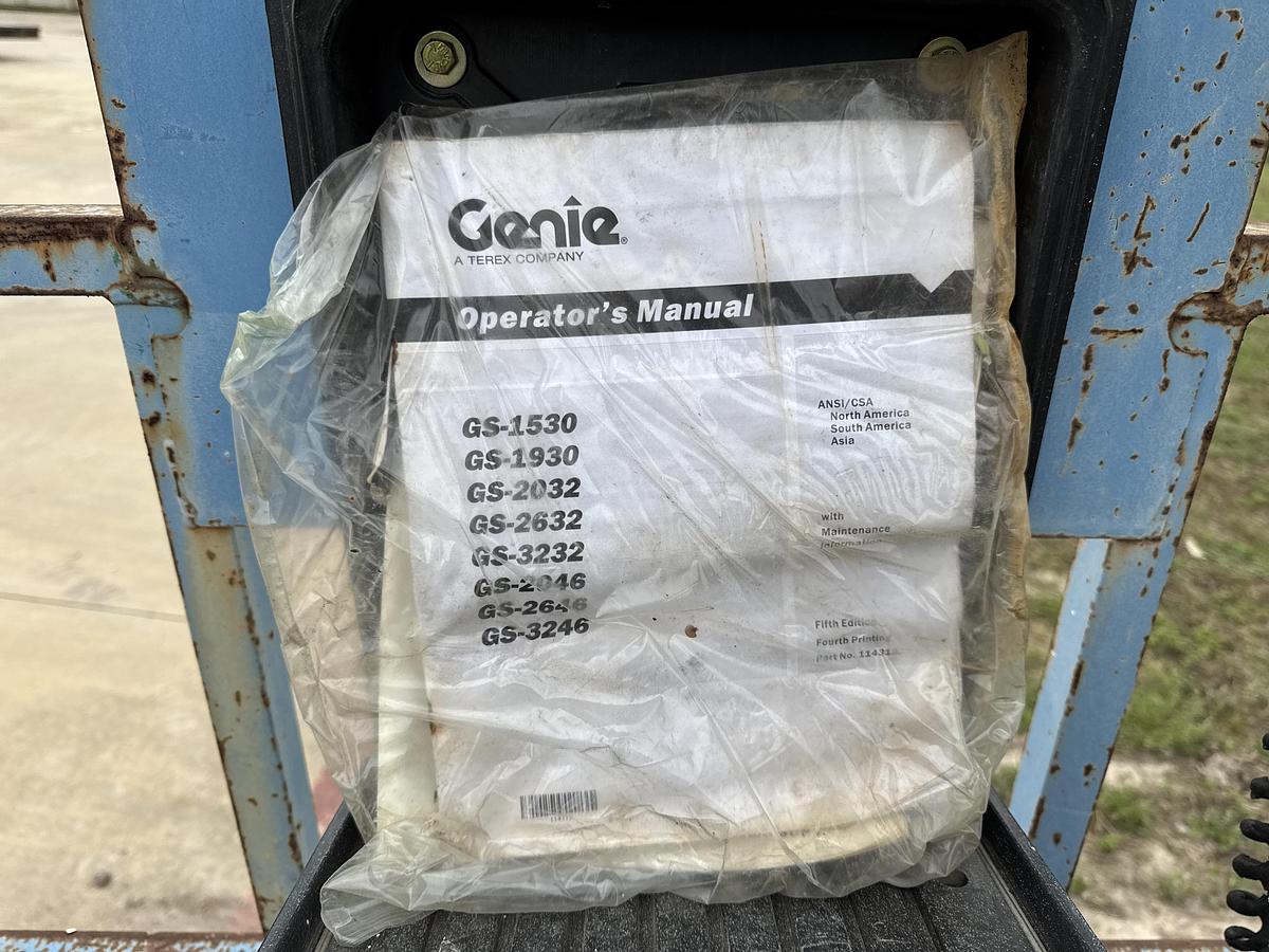 Used 2000 Genie Industries GS-3246