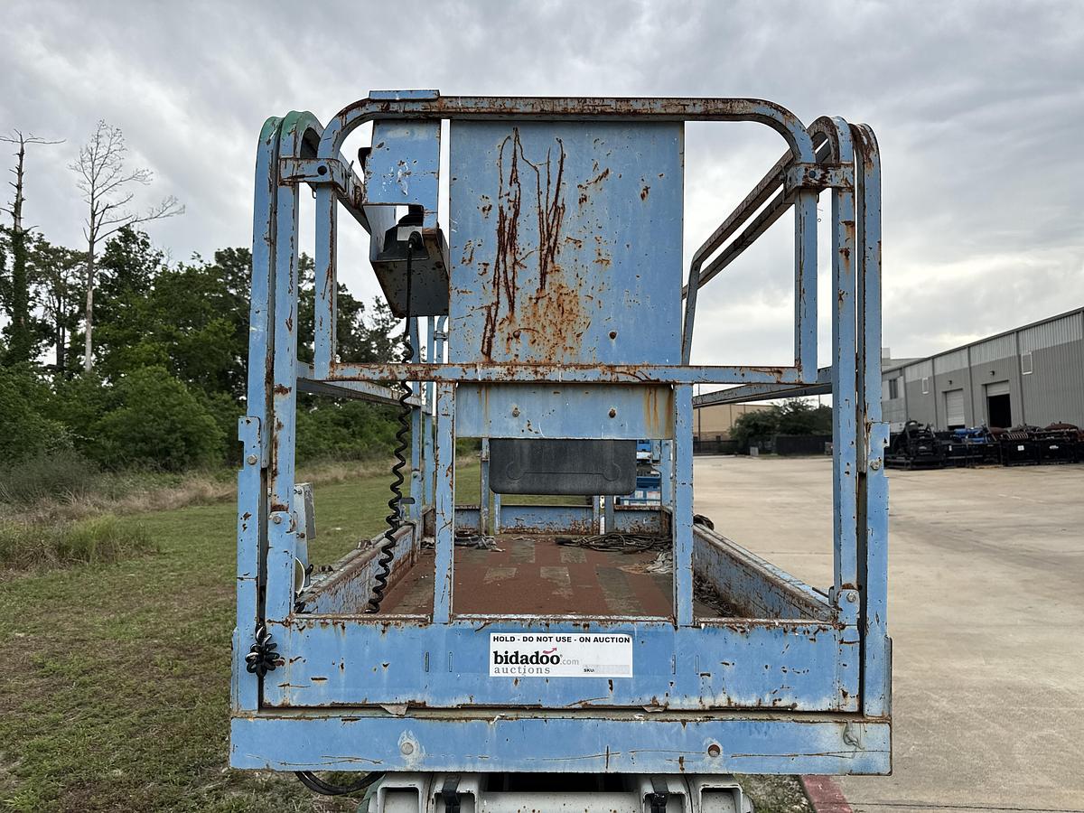 Used 2000 Genie Industries GS-3246