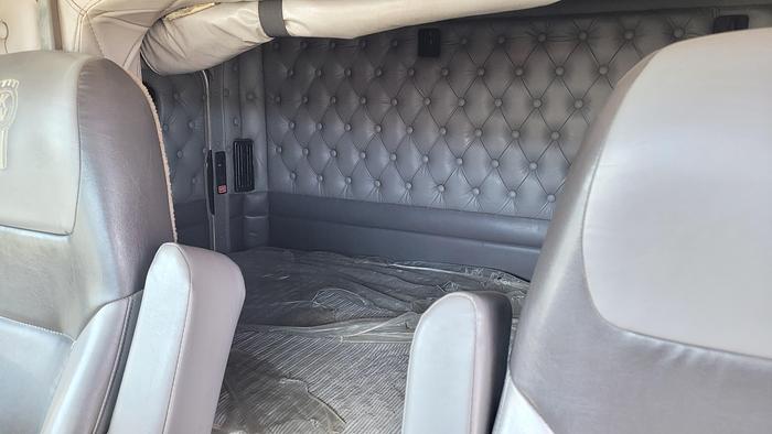 Used 2008 Kenworth Acid Stimulation Trailer