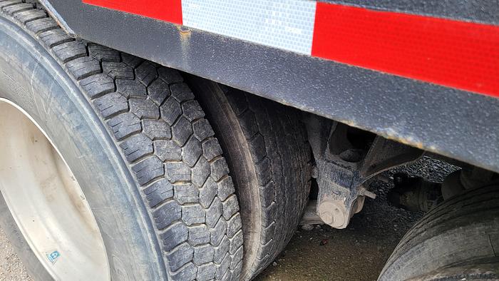 Used 2011 VOLVO Water Truck