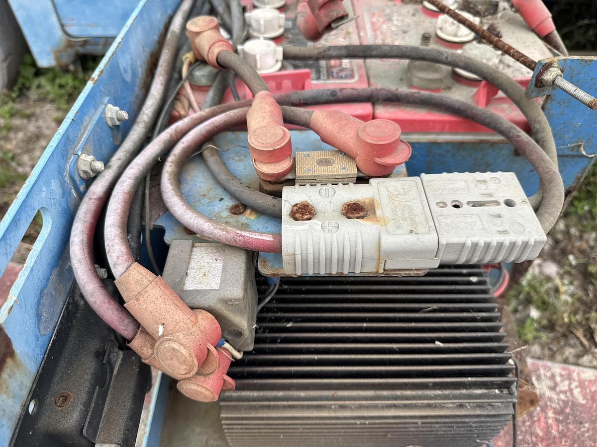 Used 2000 Genie Industries GS-3246