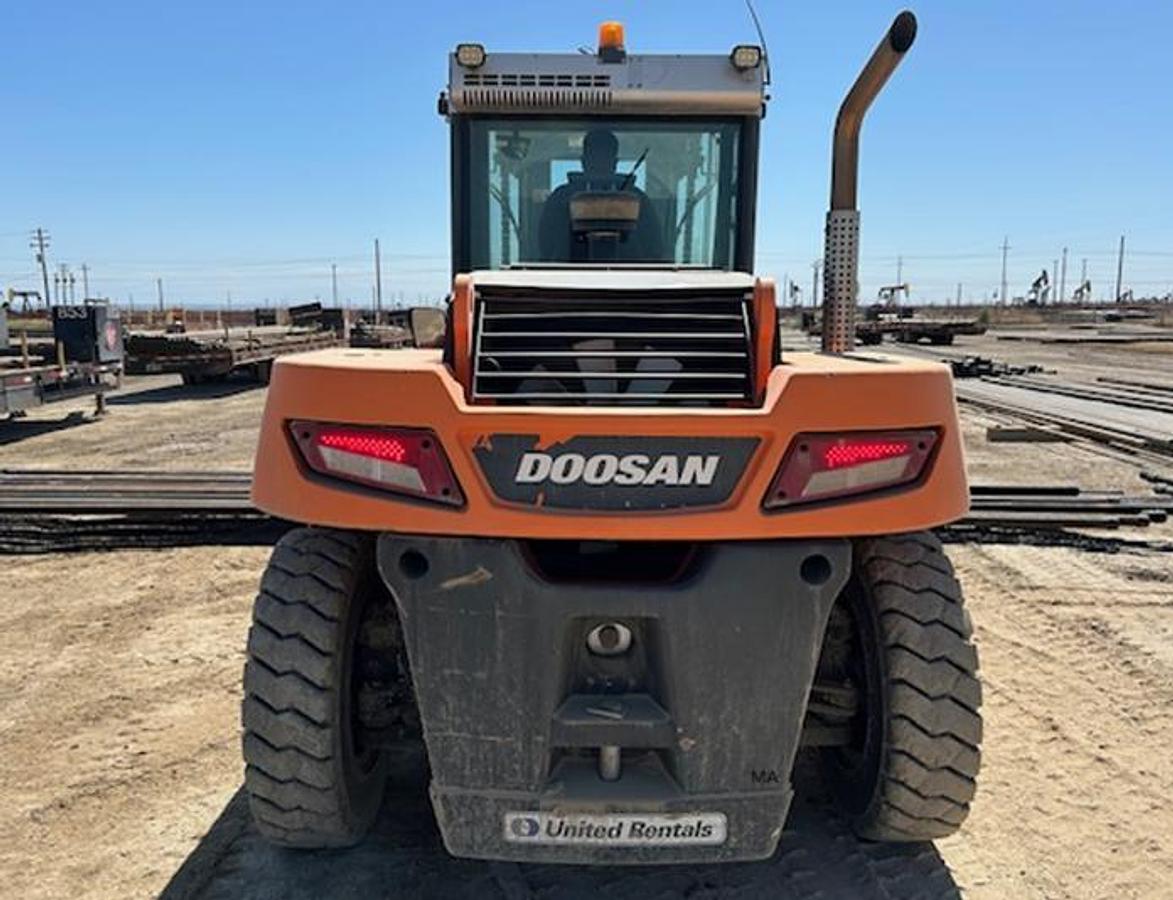Used 2021 Doosan D140S-7 28,600 Lbs forklift