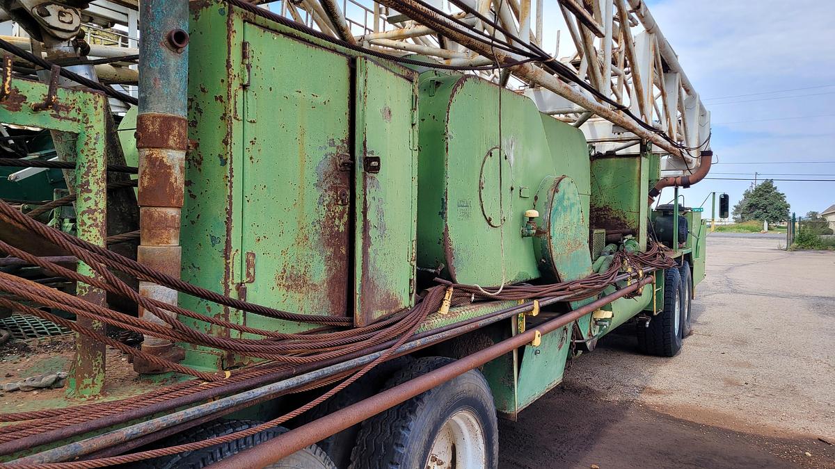 Used 1980 Franks 300 Workover Rig