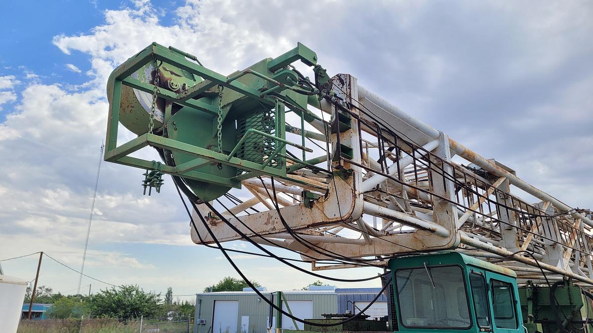 Used 1980 Franks 300 Workover Rig