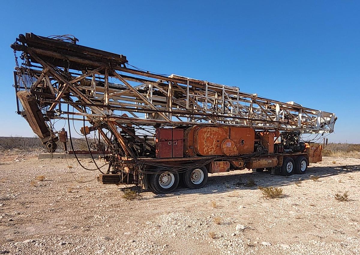 Used 1981 Franks 300 Workover Rig