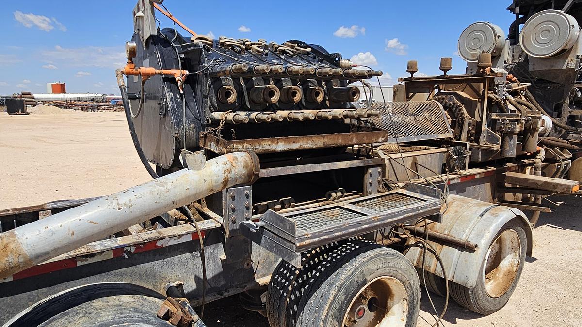 Used 2011 Caterpillar Gardner Denver 2500 Frac Pump