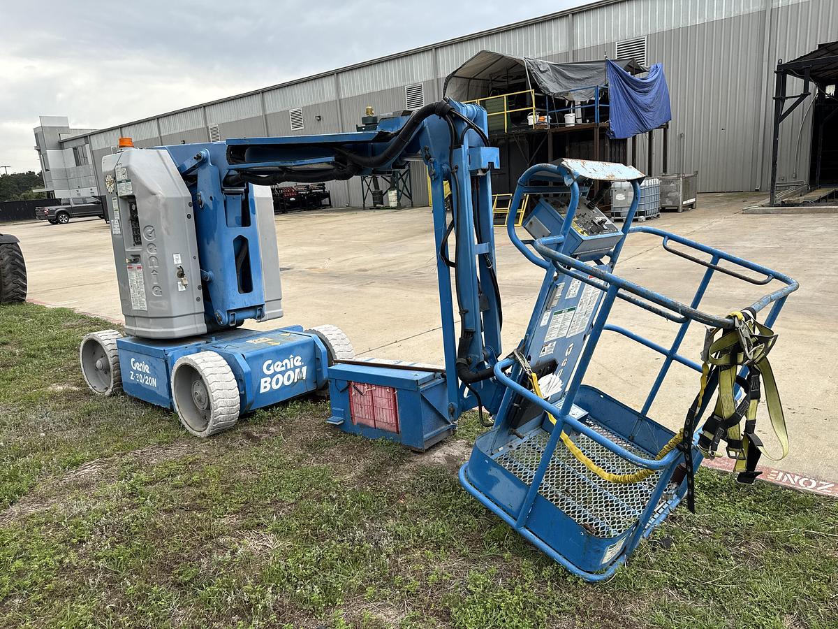 Used 2000 Genie Industries Z-30/20N