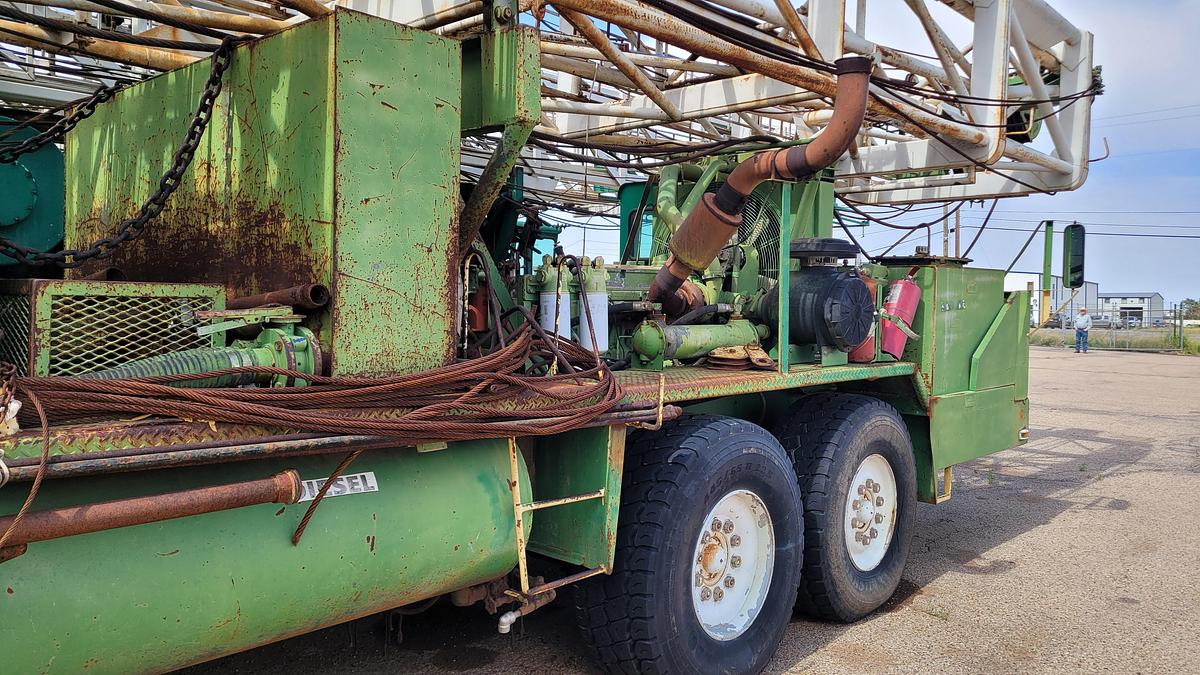Used 1980 Franks 300 Workover Rig