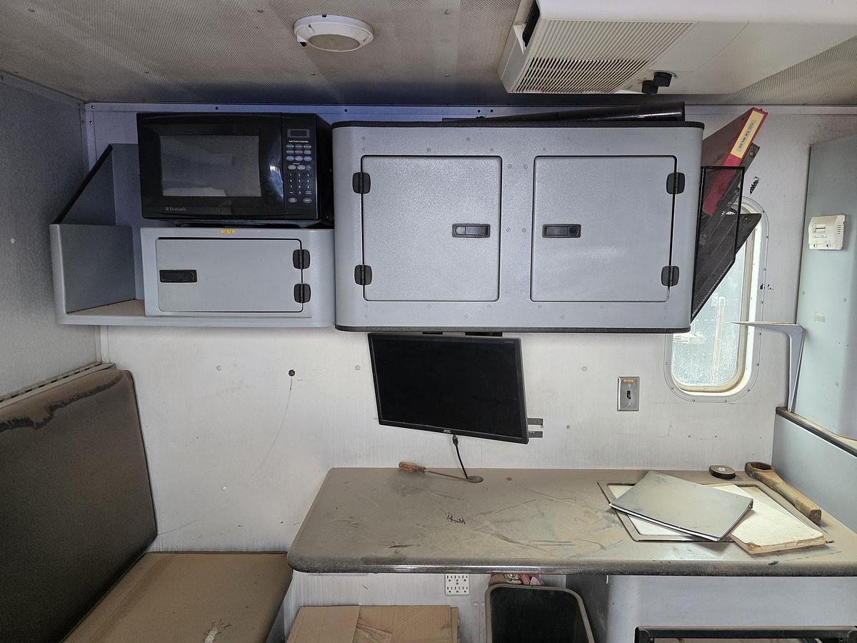 Used 2010 Peterbilt 340 Wireline Truck