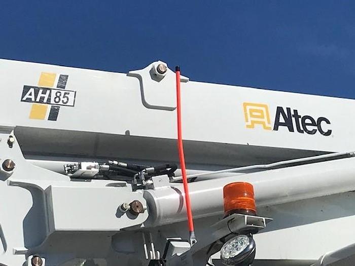 Used 2008 International 5600i 6x6 85ft Bucket Truck - C33470