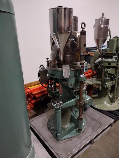 Used Used Manesty BB3B-27 Station Double Sided Rotary Tablet Press