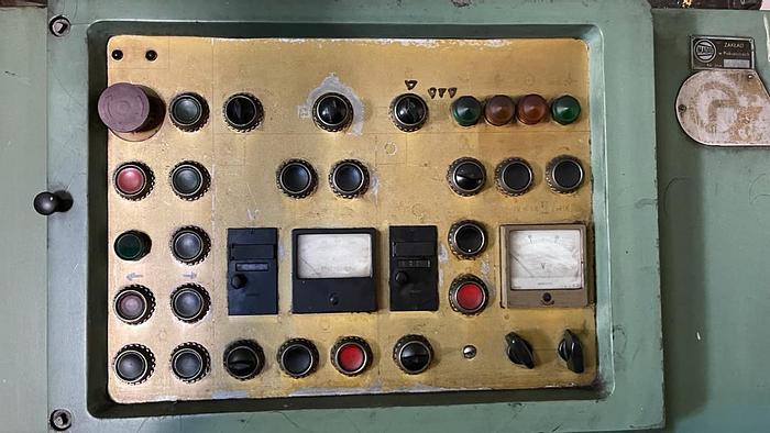 Used Półautomatyczna szlifierka do kół zębatych 5M841