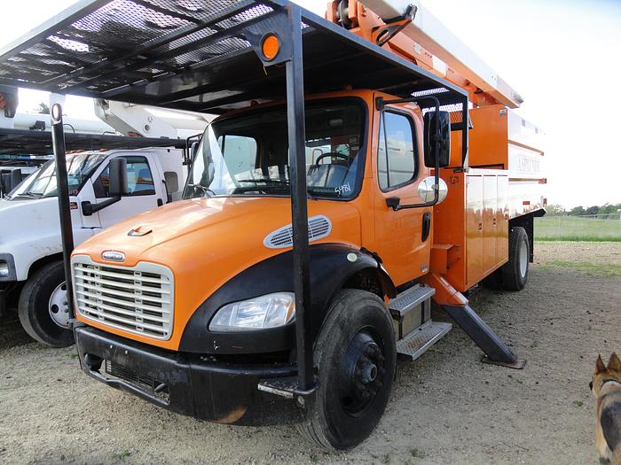 Used 2011 Freightliner/ Versalift M2106/ v0270 Elevator
