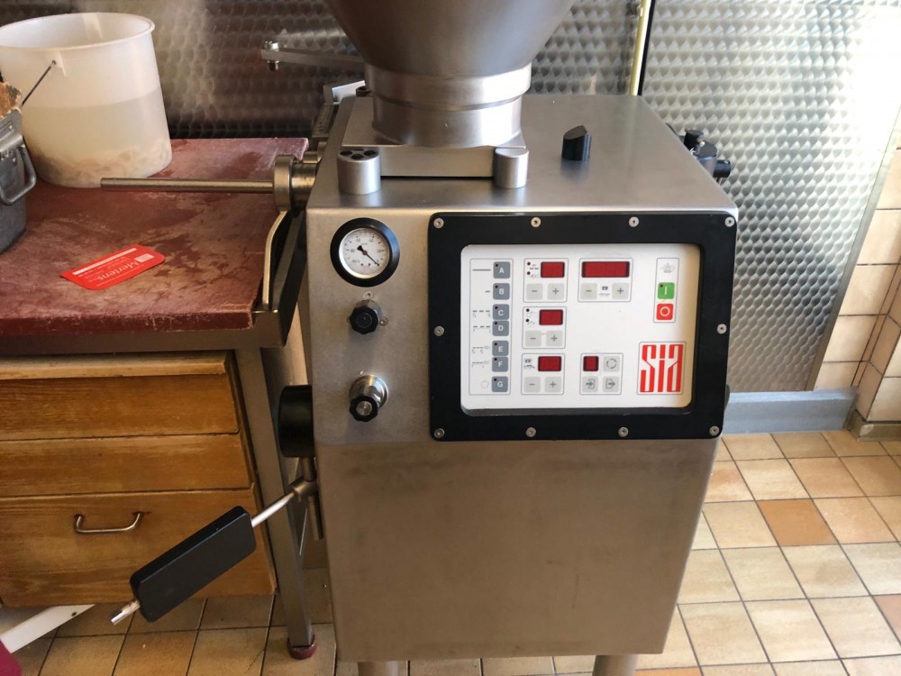 Used Sia vacuum filler