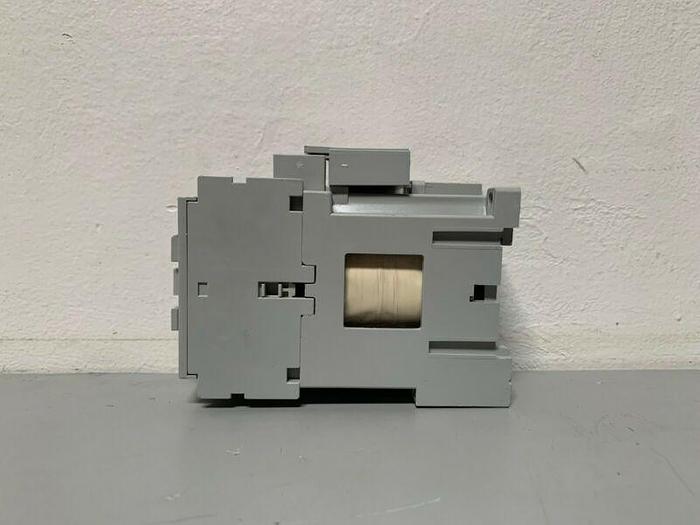 Used Allen Bradley 100-C09Z*10 Series A IEC Contactor 690V & 32A
