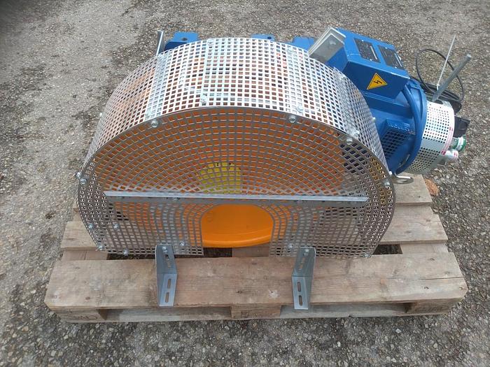 Gebraucht Aufzugsantrieb mit Seilscheibe, Liftmotor, Leo / 240095A, LM Metal Lift