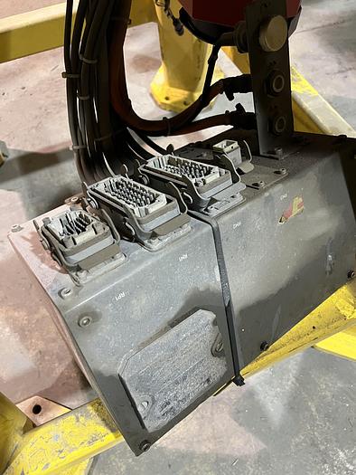 Used FANUC M410iB/450 WITH R30iB CONTROLLER