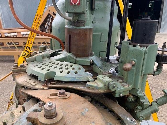 Used Canco 400 Automatic Closing Machine 400