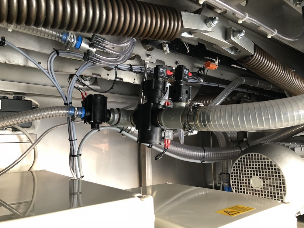 Used Boss double chamber vacuum machine