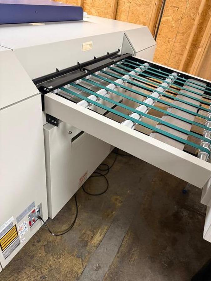 Used 2019 screen PT R4600S