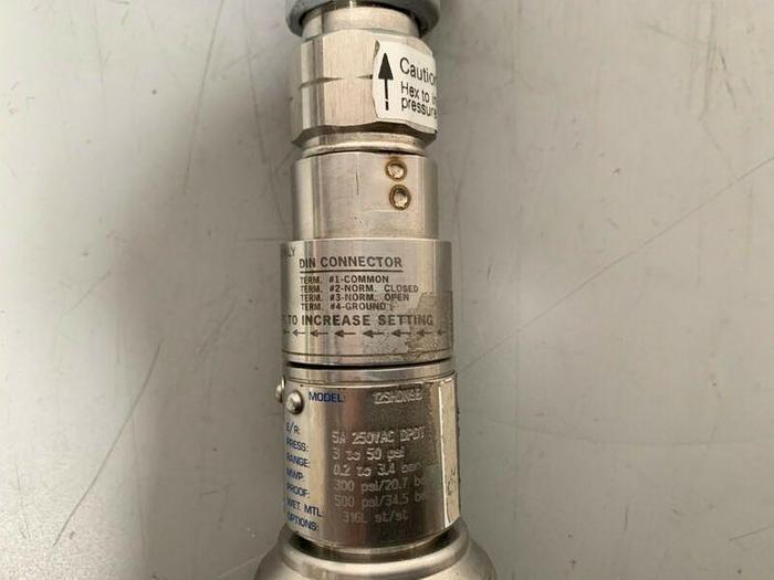 Used United Electric Series 12 12SHDN3B 316L Pressure Switch 3-50 PSI